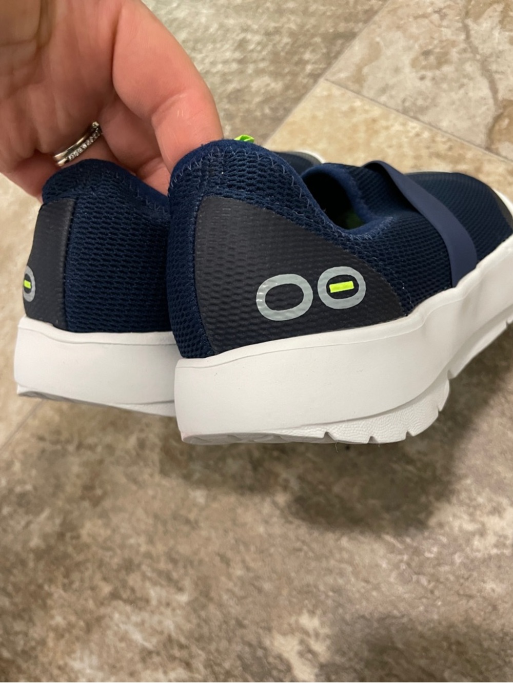 Oofos OOmg Low shoes - Picture 5 of 7